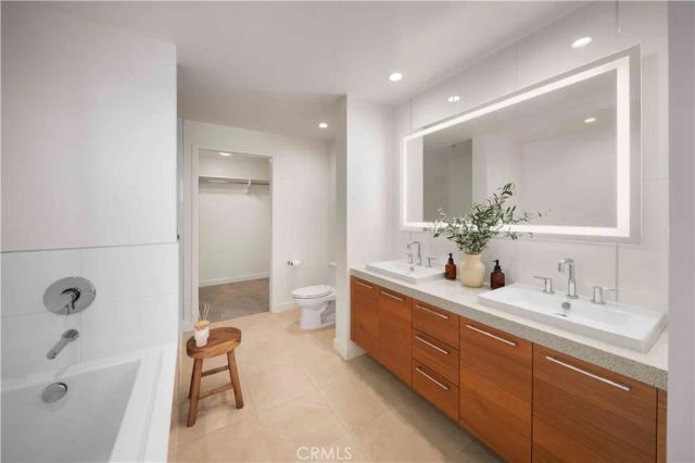 9 MacArthur Place 2102, Santa Ana, CA 92707