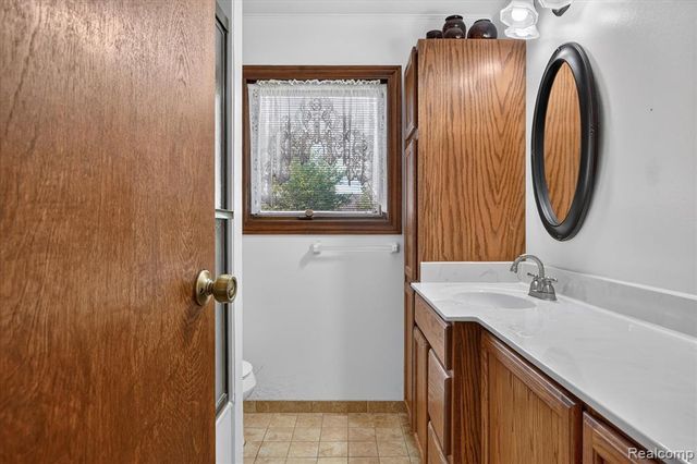 30046 Lisch Street, Gibraltar, MI 48173