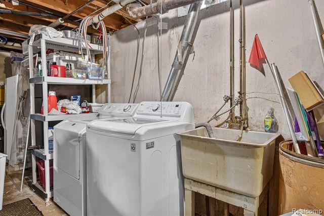 30046 Lisch Street, Gibraltar, MI 48173