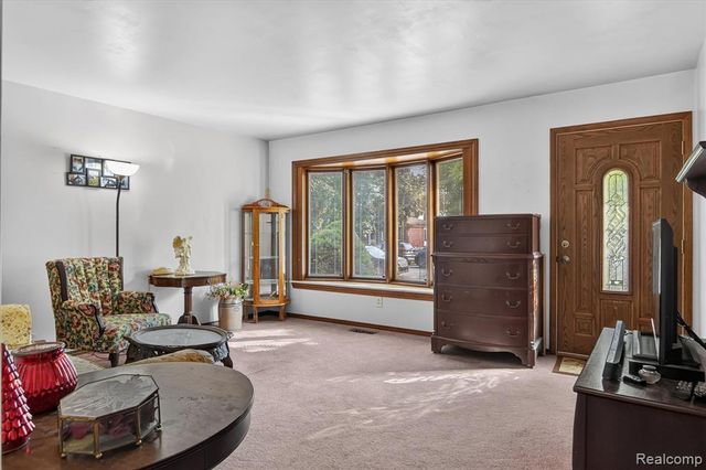 30046 Lisch Street, Gibraltar, MI 48173