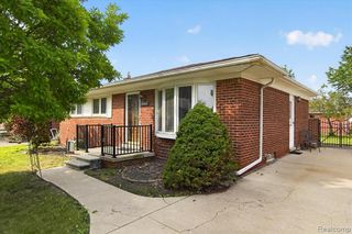 30046 Lisch Street, Gibraltar, MI 48173
