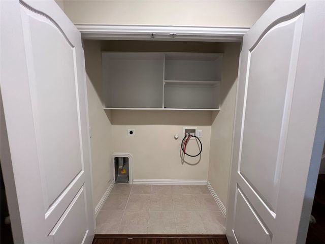 587 Hampshire Drive, Lewisville, TX 75067