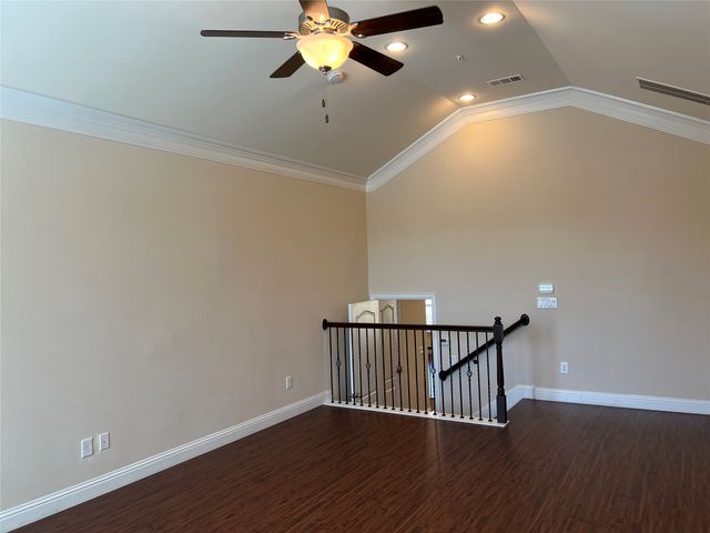 587 Hampshire Drive, Lewisville, TX 75067