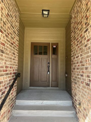 587 Hampshire Drive, Lewisville, TX 75067