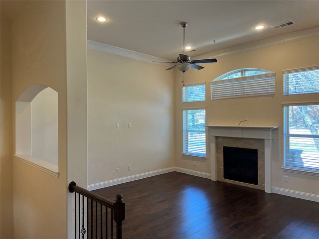 587 Hampshire Drive, Lewisville, TX 75067