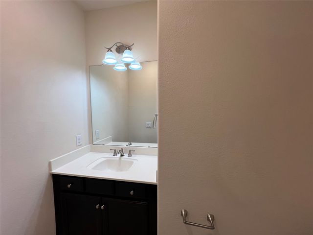 587 Hampshire Drive, Lewisville, TX 75067