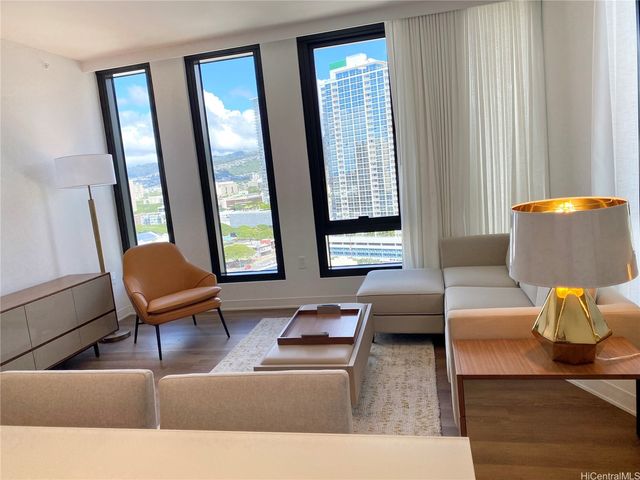 987 Queen Street 1717, Honolulu, HI 96814