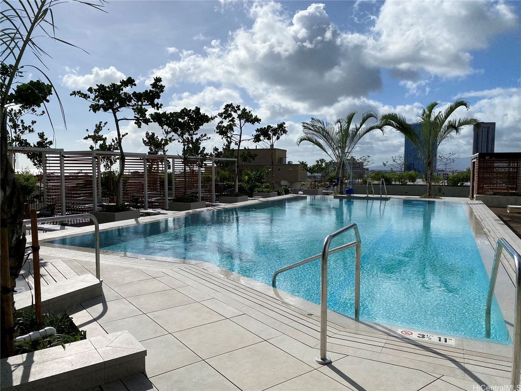 987 Queen Street 1717, Honolulu, HI 96814
