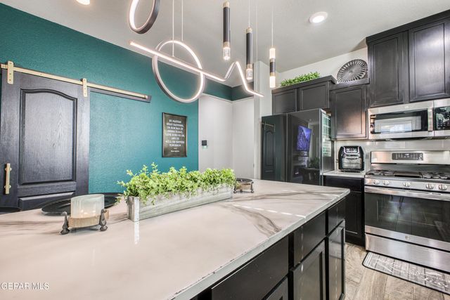 1621 SAM DOMINGUEZ Street, El Paso, TX 79928