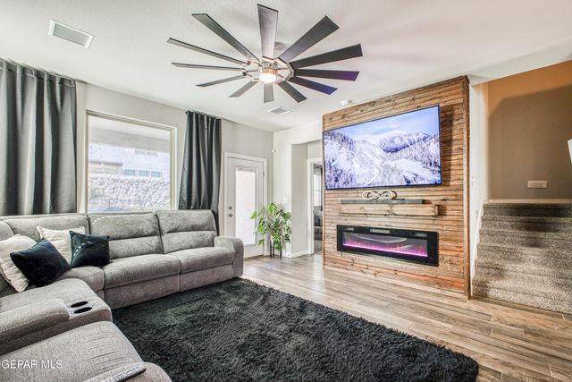 1621 SAM DOMINGUEZ Street, El Paso, TX 79928