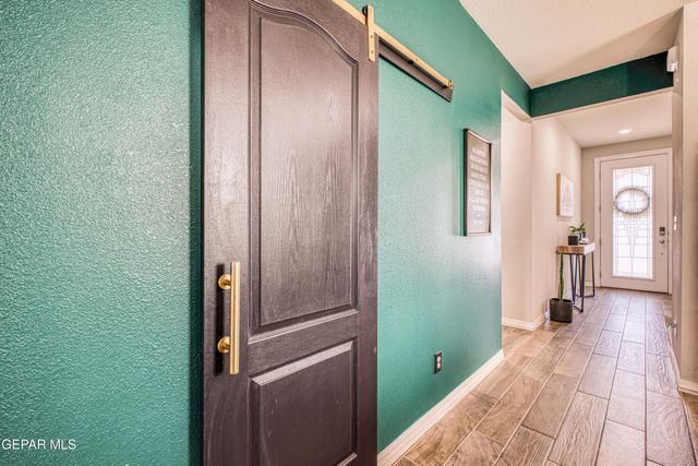 1621 SAM DOMINGUEZ Street, El Paso, TX 79928