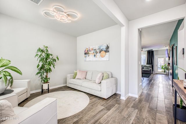 1621 SAM DOMINGUEZ Street, El Paso, TX 79928