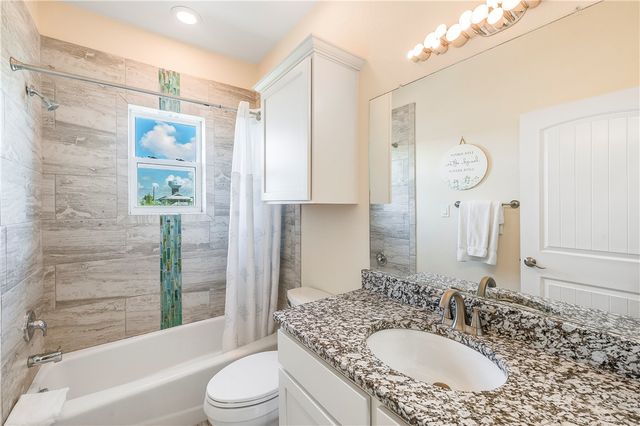 1726 S 11th St 108, Port Aransas, TX 78373