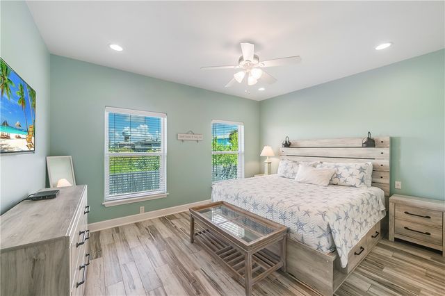 1726 S 11th St 108, Port Aransas, TX 78373