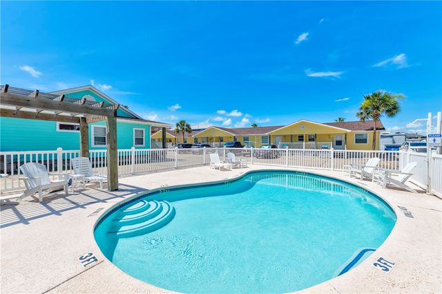1726 S 11th St 108, Port Aransas, TX 78373