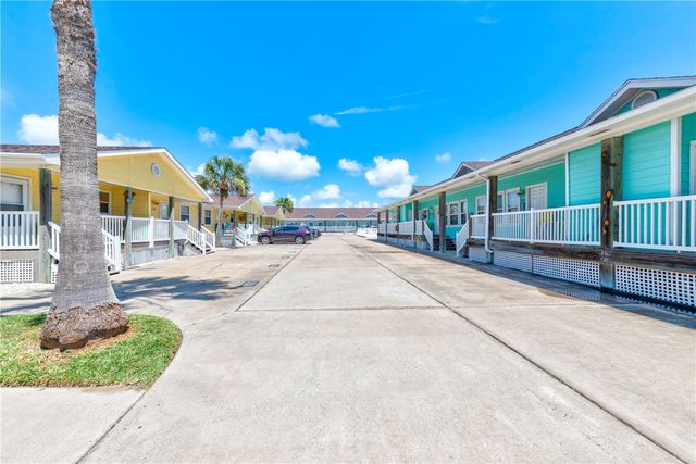 1726 S 11th St 108, Port Aransas, TX 78373