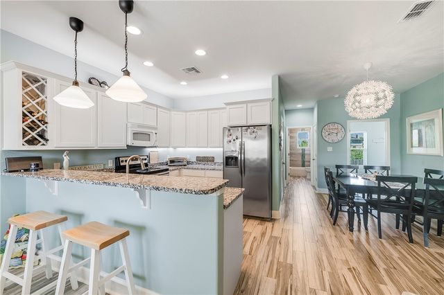 1726 S 11th St 108, Port Aransas, TX 78373