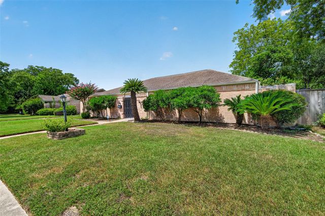 6222 Creekbend Drive, Houston, TX 77096