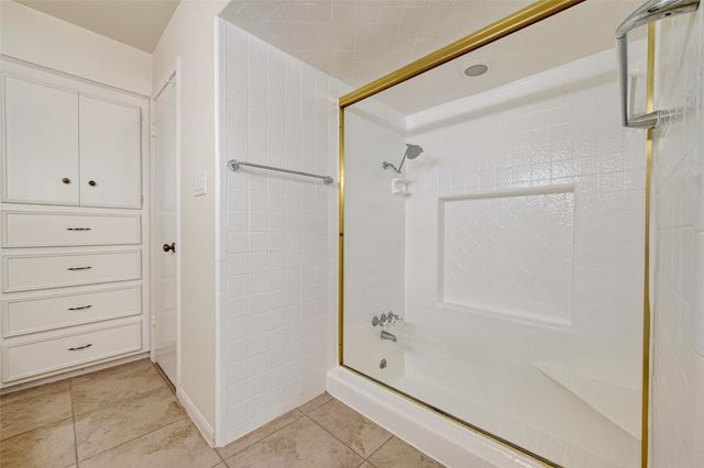6222 Creekbend Drive, Houston, TX 77096