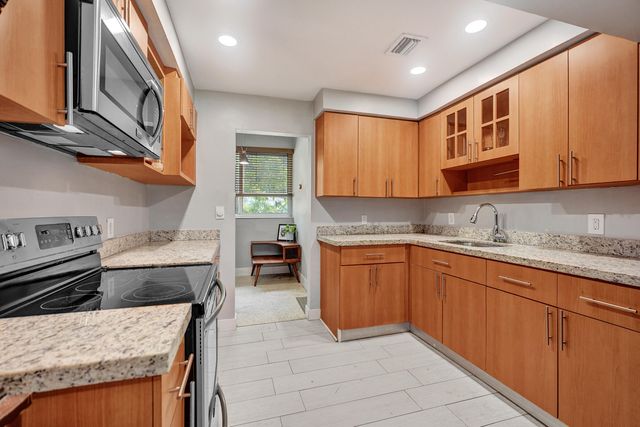 13105 NE 13th Avenue, North Miami, FL 33161