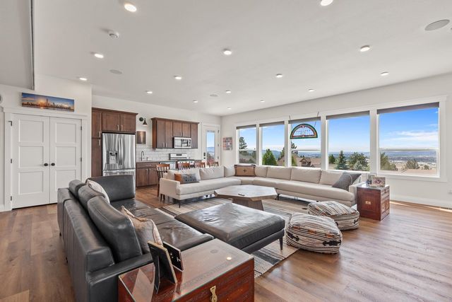 250 N Legend Tree Dr, Liberty Lake, WA 99019