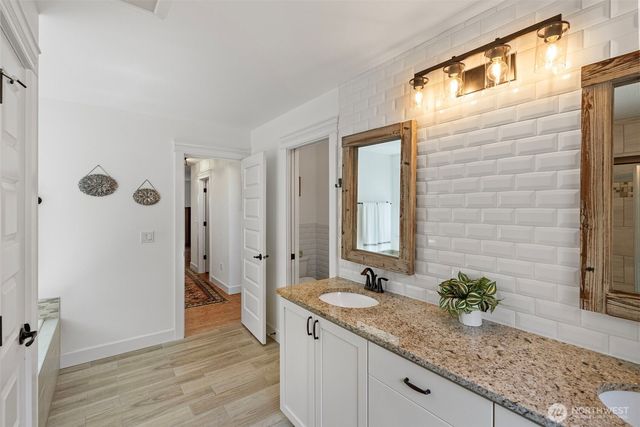 9236 NE Country Woods Lane, Kingston, WA 98346