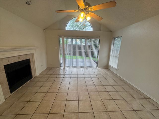 959 Grasswood Court, Arlington, TX 76017