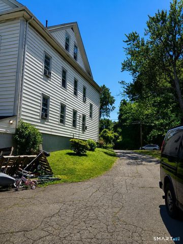 480-482 Hartford Avenue, Wethersfield, CT 06109