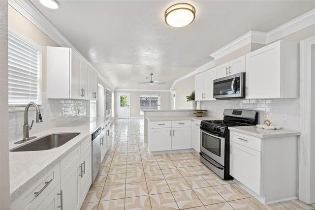 12522 Magnolia Canyon, Houston, TX 77099
