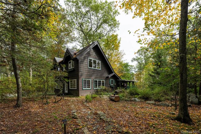 23 Louis Street, Mahopac, NY 10541
