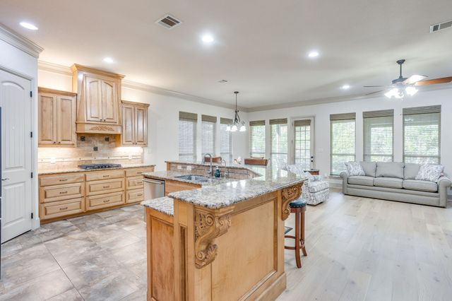 2304 Marseilles Court, Granbury, TX 76048