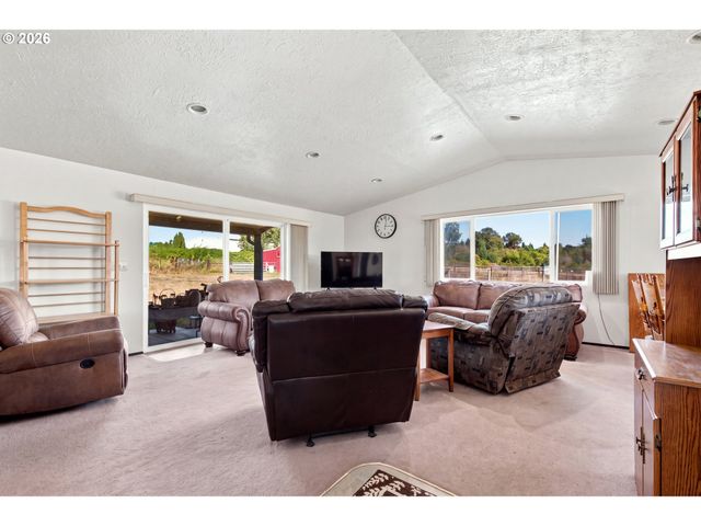 27205 Se CARL St, Gresham, OR 97080