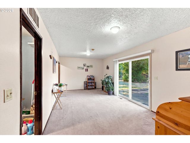 27205 Se CARL St, Gresham, OR 97080