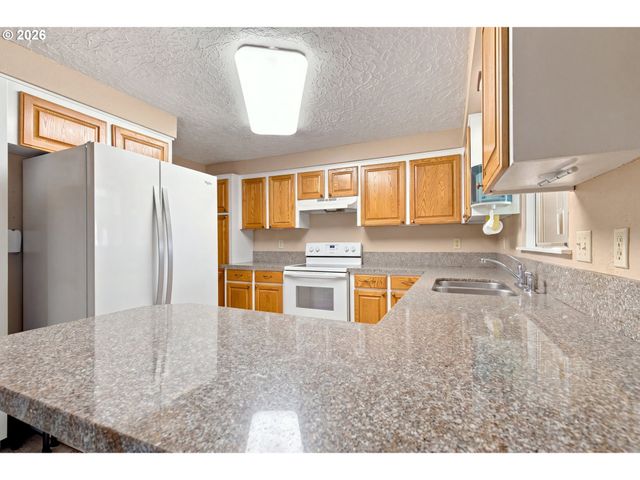 27205 Se CARL St, Gresham, OR 97080