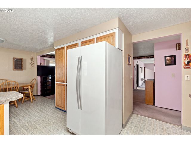 27205 Se CARL St, Gresham, OR 97080