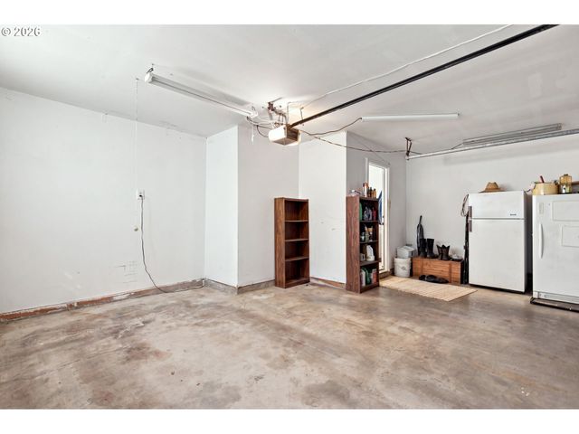 27205 Se CARL St, Gresham, OR 97080