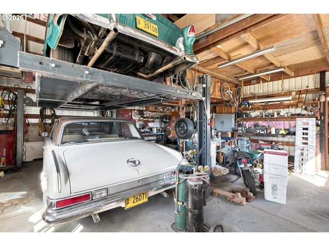 27205 Se CARL St, Gresham, OR 97080
