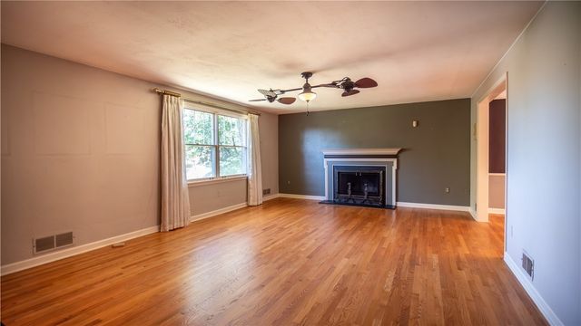 2516 Nicholson Rd, Franklin Park, PA 15143