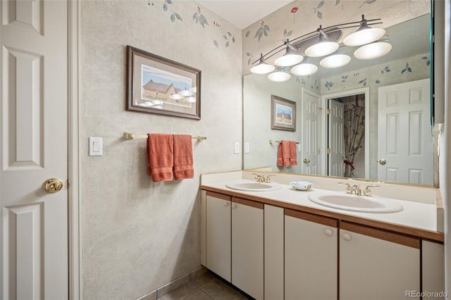 8505 E Temple Drive 501, Denver, CO 80237