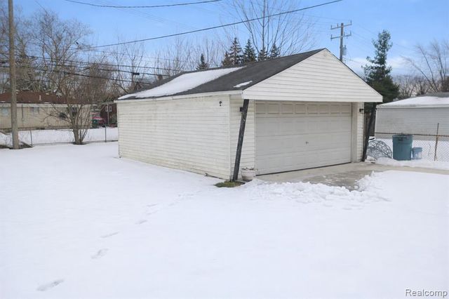 21734 Eastwood Court, Warren, MI 48089