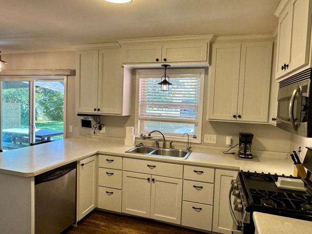 704 S 12th Street, Olivia, MN 56277