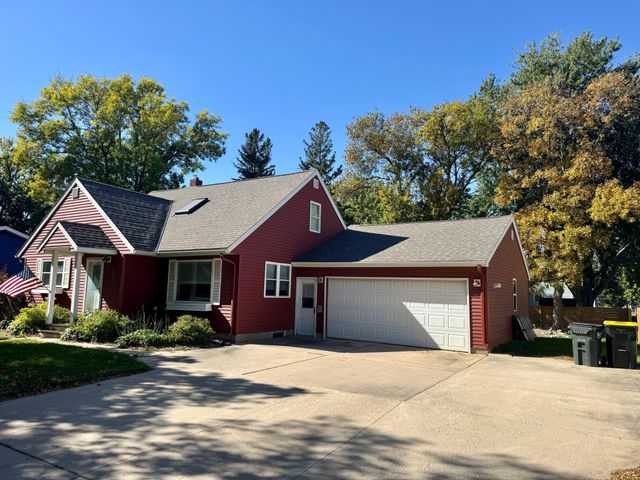 704 S 12th Street, Olivia, MN 56277