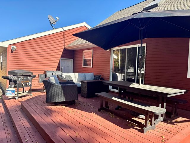 704 S 12th Street, Olivia, MN 56277