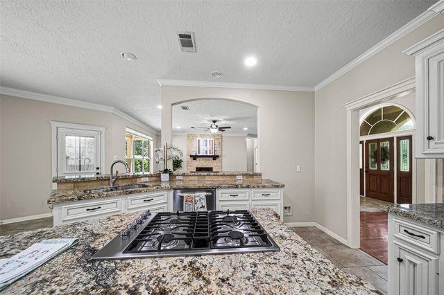 2452 Ripplewood Drive, Conroe, TX 77384