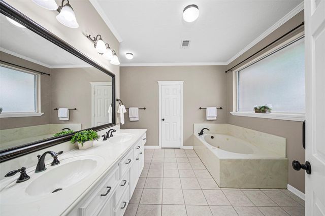 2452 Ripplewood Drive, Conroe, TX 77384