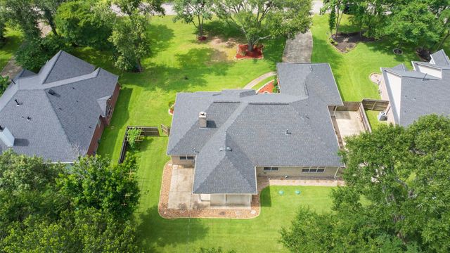 2452 Ripplewood Drive, Conroe, TX 77384