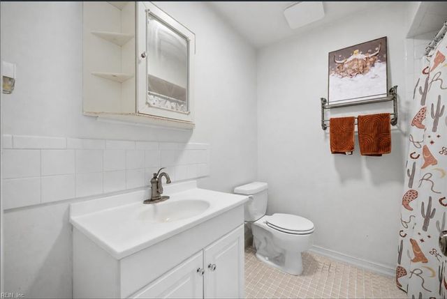 2744 Horseshoe DR, Chesapeake, VA 23322