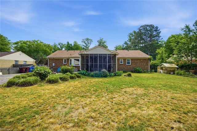 2744 Horseshoe DR, Chesapeake, VA 23322