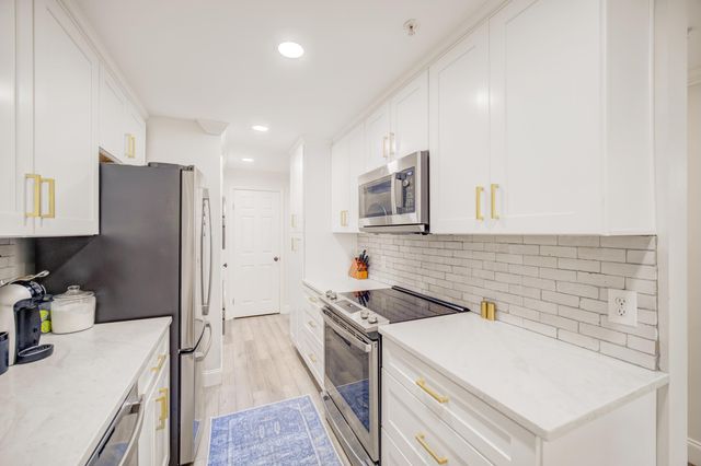 670 Nautilus Court 202, Fort Walton Beach, FL 32548