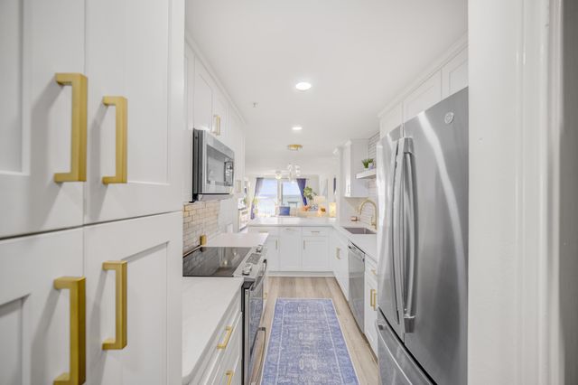 670 Nautilus Court 202, Fort Walton Beach, FL 32548